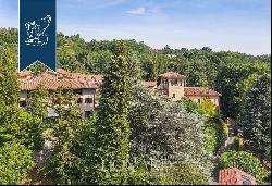 Prestigious real estate complex with a pool in a panoramic position on Varese's hills