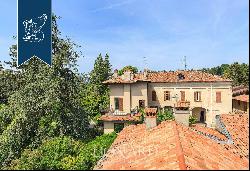 Prestigious real estate complex with a pool in a panoramic position on Varese's hills