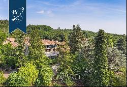 Prestigious real estate complex with a pool in a panoramic position on Varese's hills