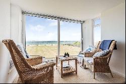 Glan Y Mor Road, Rhosneigr, Gwynedd, LL64 5JZ