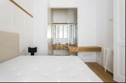 RENOVATED LUXURY APARTMENT WITH TERRACE IN EIXAMPLE DRETA BARCEL, Barcelona 08007