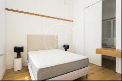 RENOVATED LUXURY APARTMENT WITH TERRACE IN EIXAMPLE DRETA BARCEL, Barcelona 08007