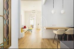 RENOVATED LUXURY APARTMENT WITH TERRACE IN EIXAMPLE DRETA BARCEL, Barcelona 08007