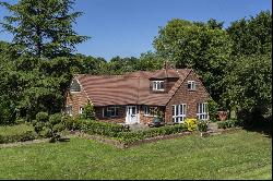 Chiddingfold Road, Dunsfold, Godalming, Surrey, GU8 4PB