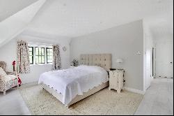 Chiddingfold Road, Dunsfold, Godalming, Surrey, GU8 4PB