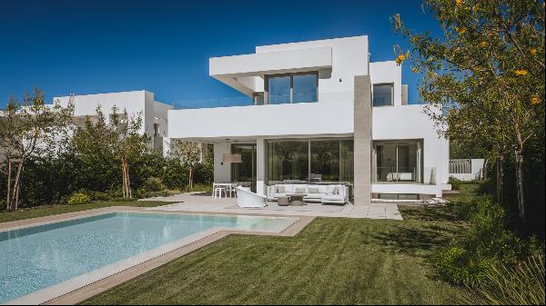 Brand new, modern and mediterranean villa on the New Golden Mile, Estepona