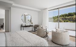 Avant-garde villa with Mediterranean touches in El Paraiso, Estepona