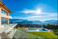 Dream villa with panoramic view: where nature meets luxury