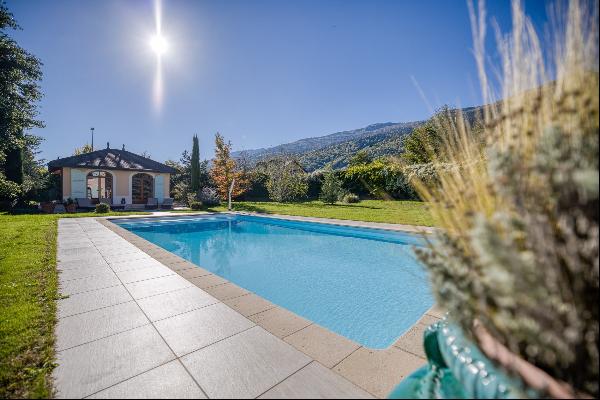 Exceptional property on the Swiss border