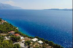 Seafront plot near Omiš