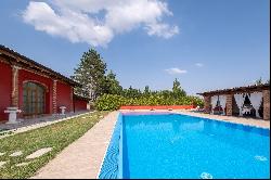 Exquisite estate with pool in Monferrato's hills
