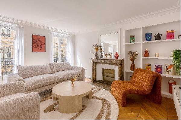 Rue du Bac : perfect renovated pied-a-terre.