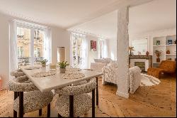 Rue du Bac : perfect renovated pied-a-terre.