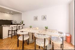 Rue du Bac : perfect renovated pied-a-terre.