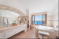 Villa with fantastic sea views in a prime location in Port d'Andratx