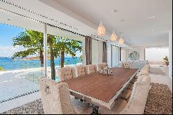 Luxury Seafront Villa in Cala