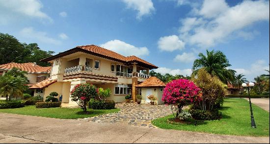 Large villa on large plot with pool and sala in Blue Mango in Mae Phim, Rayong 