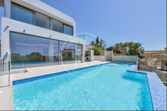 Impressive villa for sale in the most prestigious area in Calpe, Calpe 03710