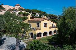 Completely renovated 19th century farmhouse in Cabrera de Mar.