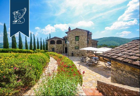 Charming villa with an outbuilding and pool for sale in the heart of the renowned Gallo Ne