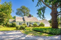 Charming Home located in the Heart of Bridgehampton