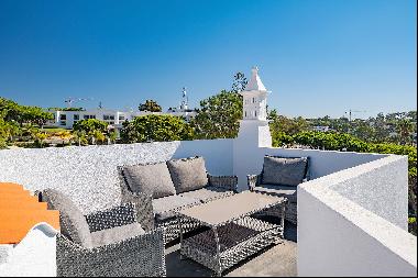 Beautiful three bedroom townhouse for sale in Vale do Lobo