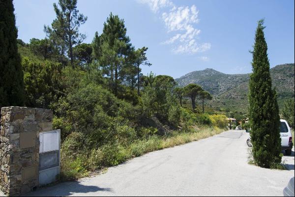 Plot with sea views near Port de la Selva