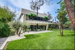 950 sqm luxury house with pool and views for sale in La Moraleja, Alcobendas 28000