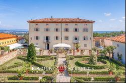 MAJESTIC LUXURY VILLA FOR SALE IN LUCCA, TUSCANY