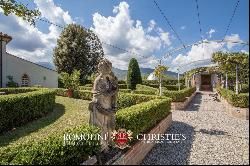 MAJESTIC LUXURY VILLA FOR SALE IN LUCCA, TUSCANY