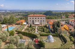 MAJESTIC LUXURY VILLA FOR SALE IN LUCCA, TUSCANY