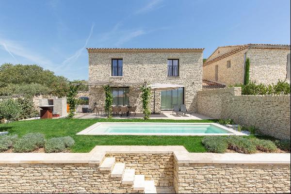 A rare stone villa with an incredible view of the Luberon for sale in Gordes.