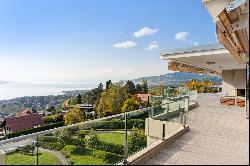 Exceptional penthouse with 182 m² terrace and unobstructed view