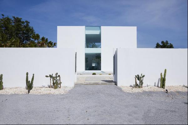 Ultra Modern Pool Villa