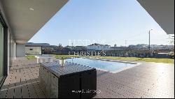 Detached single storey villa with pool and garden, for sale, in Vila do Conde, Portugal