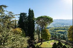Superb estate with stunning views over the Chianti valley