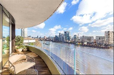 South facing three bedroom apartment with standout River Thames views.