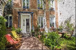 Paris 7th District – A superb Town House with a garden