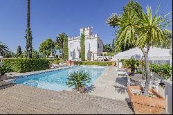 Magnificent nineteenth-century mansion with a splendid garden.