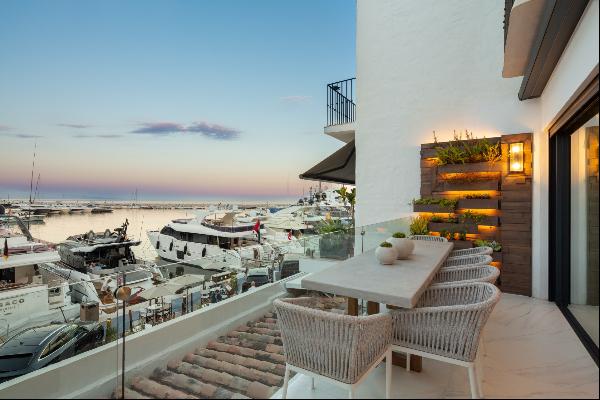 Wonderful flat overlooking the marina of Puerto Banus