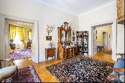 Highly distinguished apartment near Piazza del Quirinale