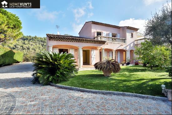 VILLEFRANCHE SUR MER - LE CASTELLET - PROVENCAL VILLA FOR SALE 200 SQM - FLAT PLOT 1500 SQ