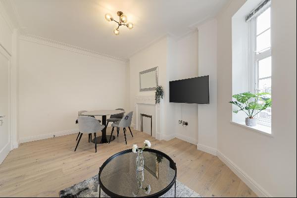 A beautiful newly refurbished two bedroom apartment for sale in the heart of Marylebone Vi