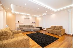 Flat, 4 bedrooms, for Sale