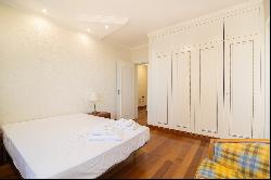 Flat, 4 bedrooms, for Sale