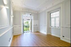 Charming 4 Bedroom Renovated Flat, Avenidas Novas, Lisbon