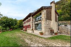 Charming renovated country house on a panoramic hill