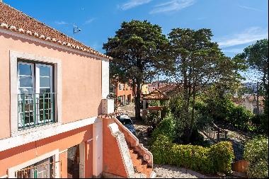Superb estate, Quinta da Capela, for sale in Sabugo with unlimited views over the Sintra m