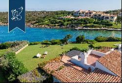 Wonderful estate framed by the Gulf of Cala del Faro in Porto Cervo for sale