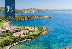 Wonderful estate framed by the Gulf of Cala del Faro in Porto Cervo for sale